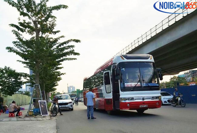 Di chuyển bằng xe khách